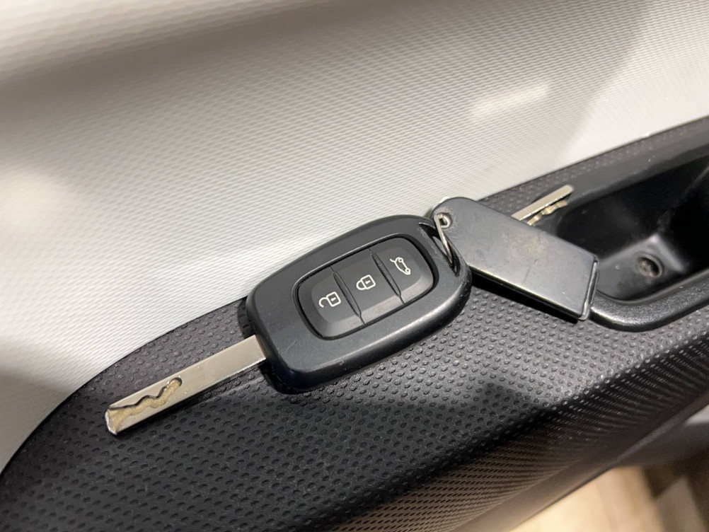 Acheter Renault Twingo 3 Twingo III TCe 95 Zen 5p occasion dans les concessions du Groupe Faurie