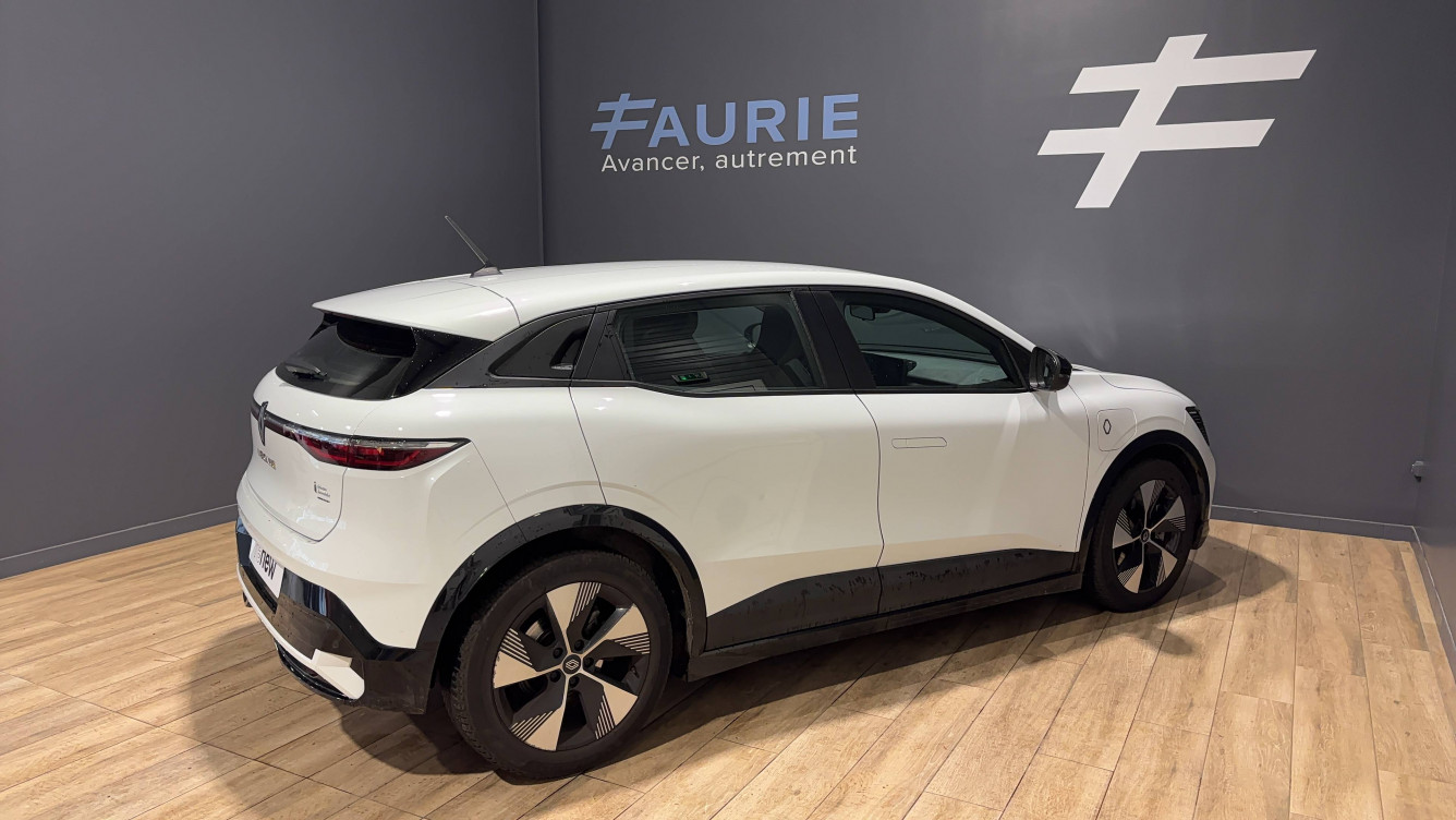 Acheter Renault Megane E-Tech Megane E-Tech EV60 220 ch super charge Equilibre 5p occasion dans les concessions du Groupe Faurie