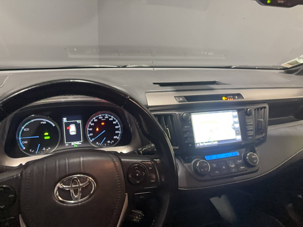 Acheter Toyota RAV4 RAV4 Hybride 197ch 2WD Black Edition 5p occasion dans les concessions du Groupe Faurie