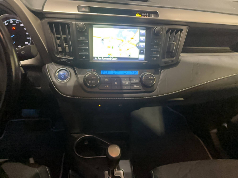 Acheter Toyota RAV4 RAV4 Hybride 197ch 2WD Black Edition 5p occasion dans les concessions du Groupe Faurie