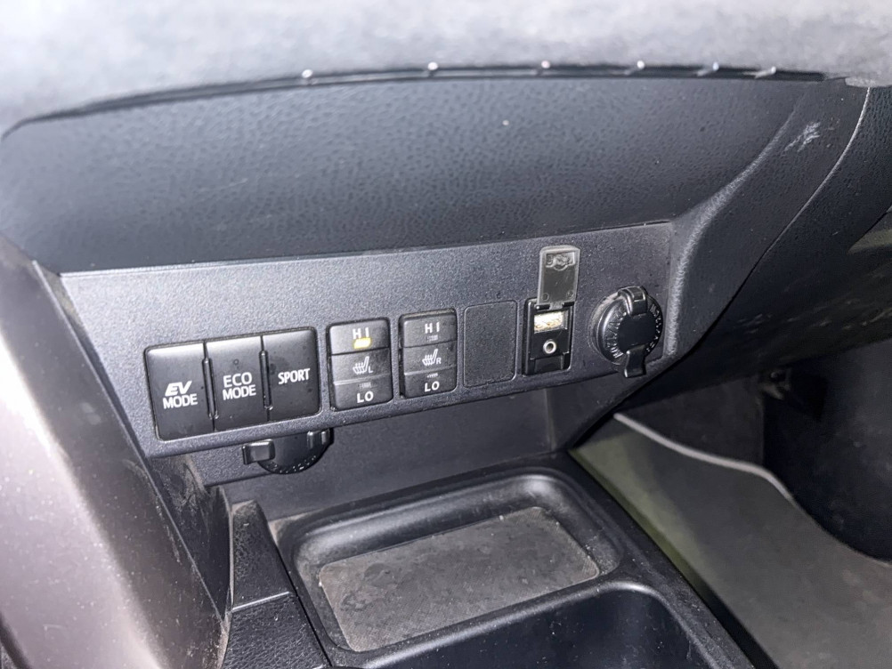 Acheter Toyota RAV4 RAV4 Hybride 197ch 2WD Black Edition 5p occasion dans les concessions du Groupe Faurie