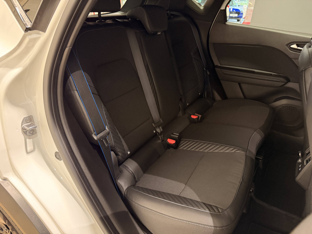 Acheter Renault Captur 2 Captur E-Tech full hybrid 160 ch esprit Alpine 5p neuf dans les concessions du Groupe Faurie