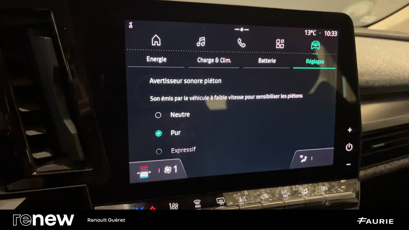 Acheter Renault Megane E-Tech Megane E-Tech EV60 220 ch super charge Equilibre 5p occasion dans les concessions du Groupe Faurie