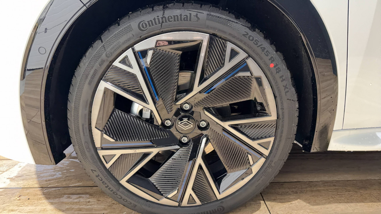 Acheter Renault Clio 6 Clio E-Tech full hybrid 160 ch esprit Alpine 5p neuf dans les concessions du Groupe Faurie