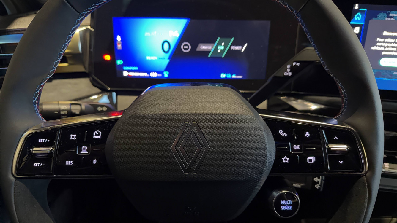 Acheter Renault Clio 6 Clio E-Tech full hybrid 160 ch esprit Alpine 5p neuf dans les concessions du Groupe Faurie