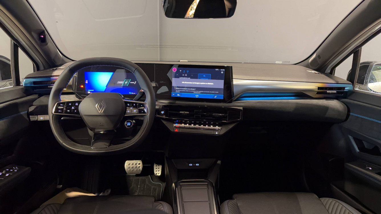 Acheter Renault Clio 6 Clio E-Tech full hybrid 160 ch esprit Alpine 5p neuf dans les concessions du Groupe Faurie