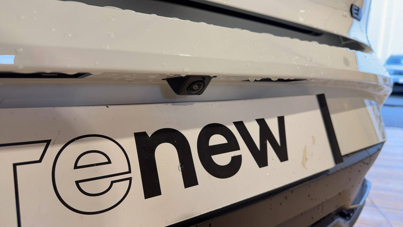 Acheter Renault Clio 6 Clio E-Tech full hybrid 160 ch esprit Alpine 5p neuf dans les concessions du Groupe Faurie