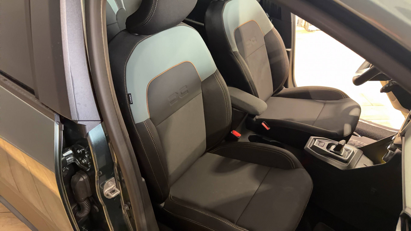 Acheter Dacia Jogger Jogger Hybrid 155 7 pl Extreme 5p neuf dans les concessions du Groupe Faurie