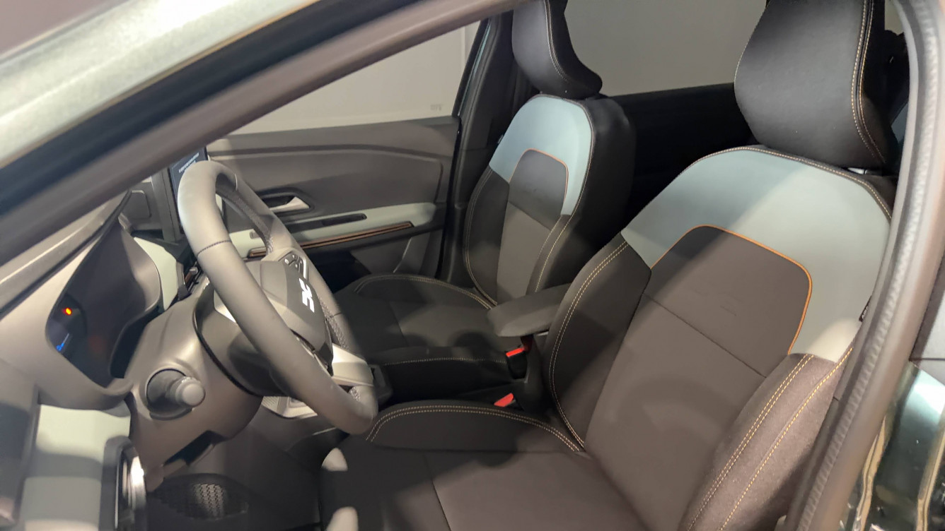 Acheter Dacia Jogger Jogger Hybrid 155 7 pl Extreme 5p neuf dans les concessions du Groupe Faurie