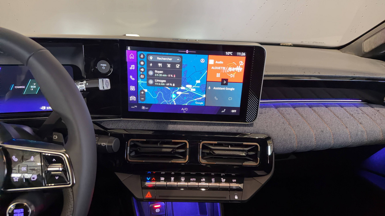 Acheter Renault Renault 4 Renault 4 E-Tech Electrique 150 ch autonomie confort Techno 5p neuf dans les concessions du Groupe Faurie