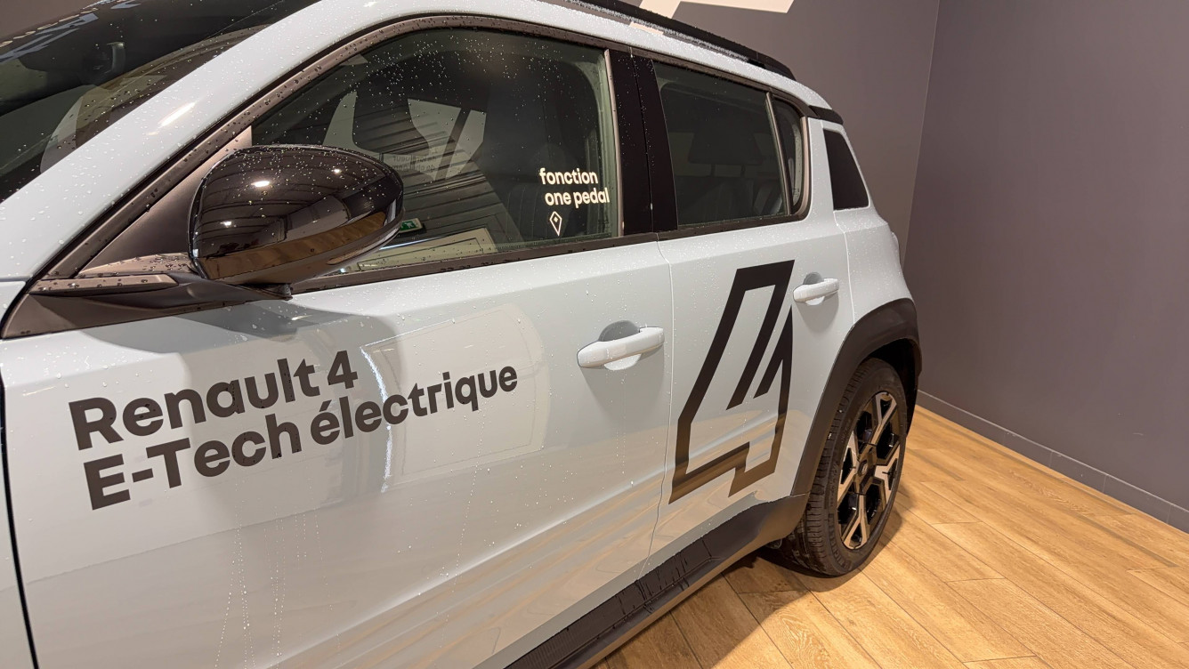 Acheter Renault Renault 4 Renault 4 E-Tech Electrique 150 ch autonomie confort Techno 5p neuf dans les concessions du Groupe Faurie