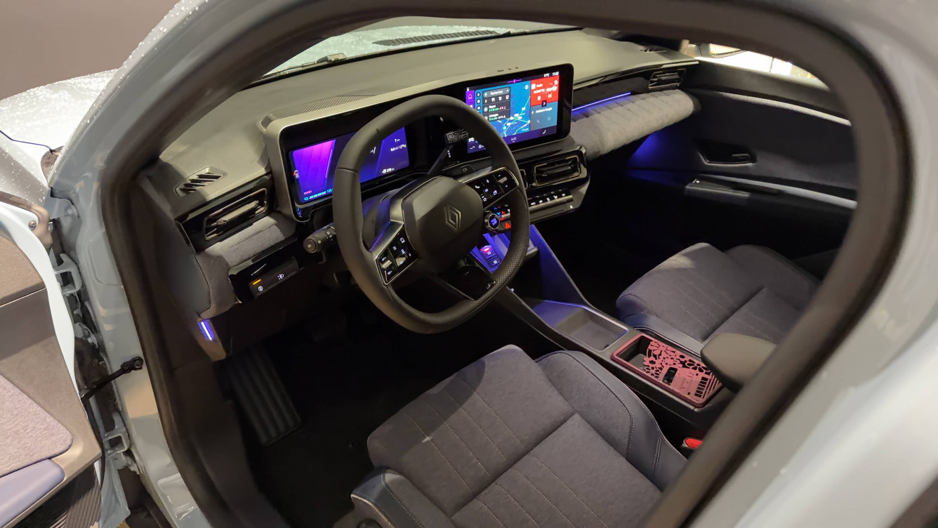 Acheter Renault Renault 4 Renault 4 E-Tech Electrique 150 ch autonomie confort Techno 5p neuf dans les concessions du Groupe Faurie