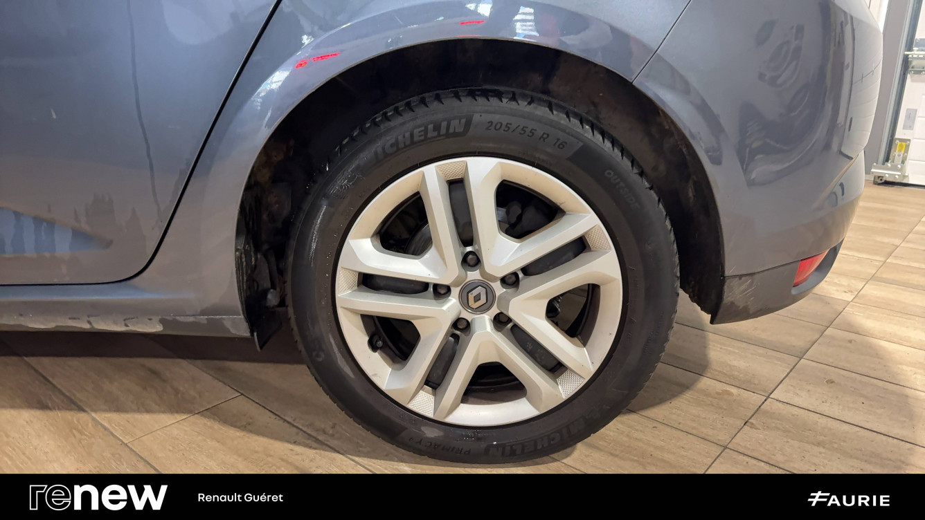 Acheter Renault Megane 4 Mégane IV Berline TCe 140 FAP Business 5p occasion dans les concessions du Groupe Faurie