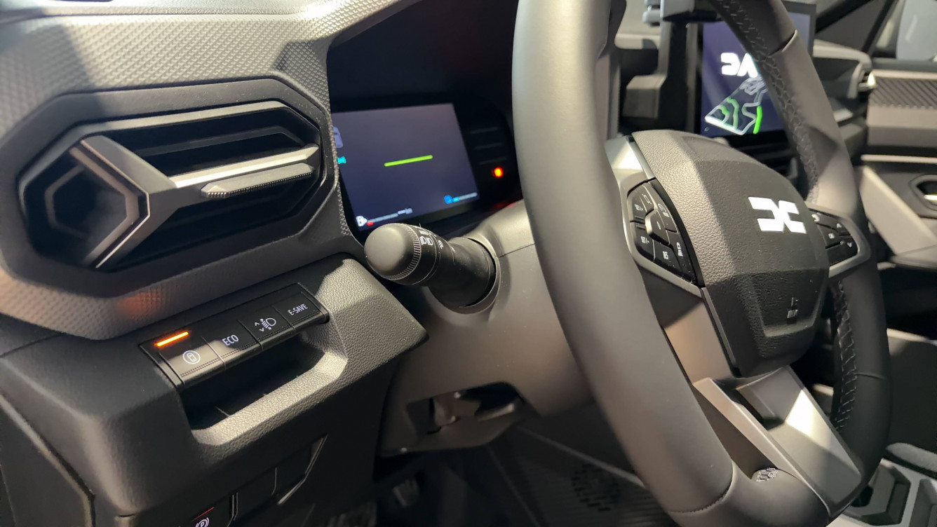 Acheter Dacia Duster Duster Hybrid 155 Journey 5p neuf dans les concessions du Groupe Faurie