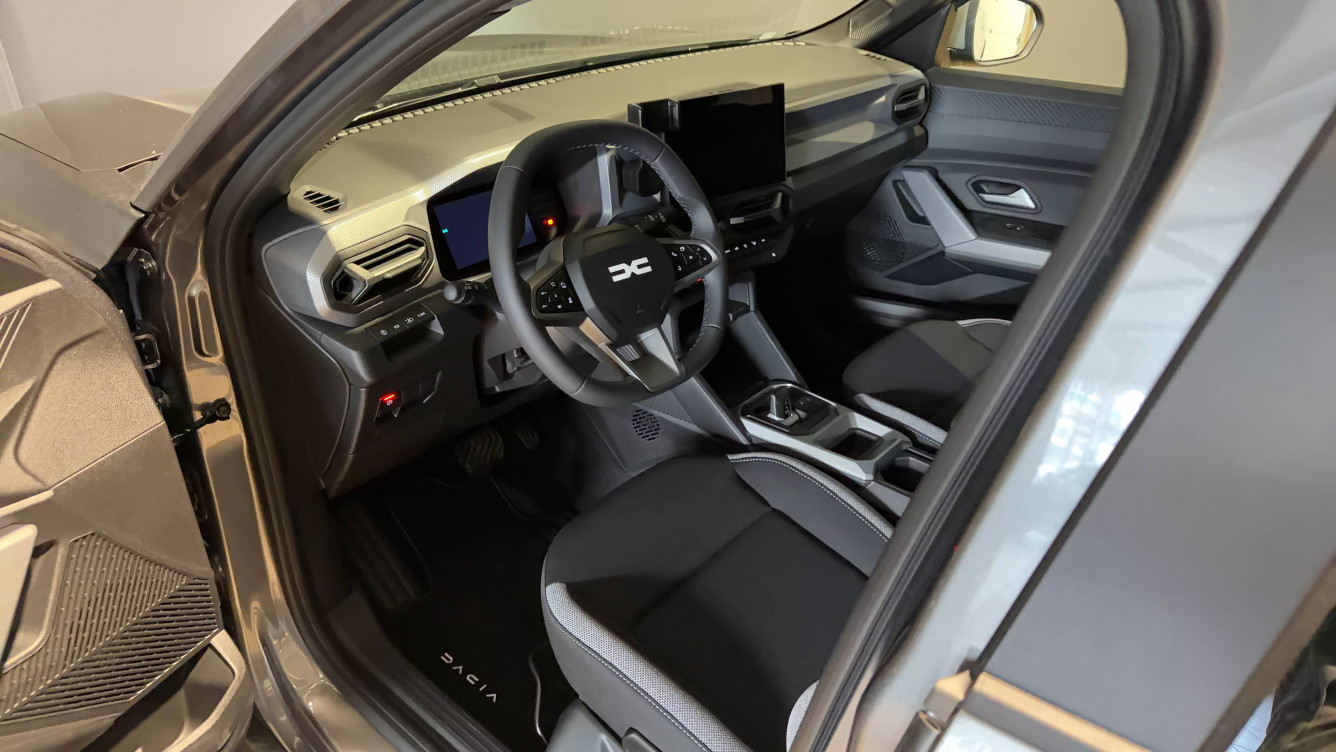 Acheter Dacia Duster Duster Hybrid 155 Journey 5p neuf dans les concessions du Groupe Faurie