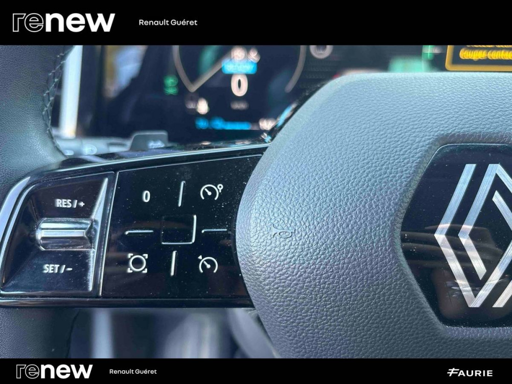 Acheter Renault Megane E-Tech Megane E-Tech EV40 130ch standard charge Equilibre 5p occasion dans les concessions du Groupe Faurie