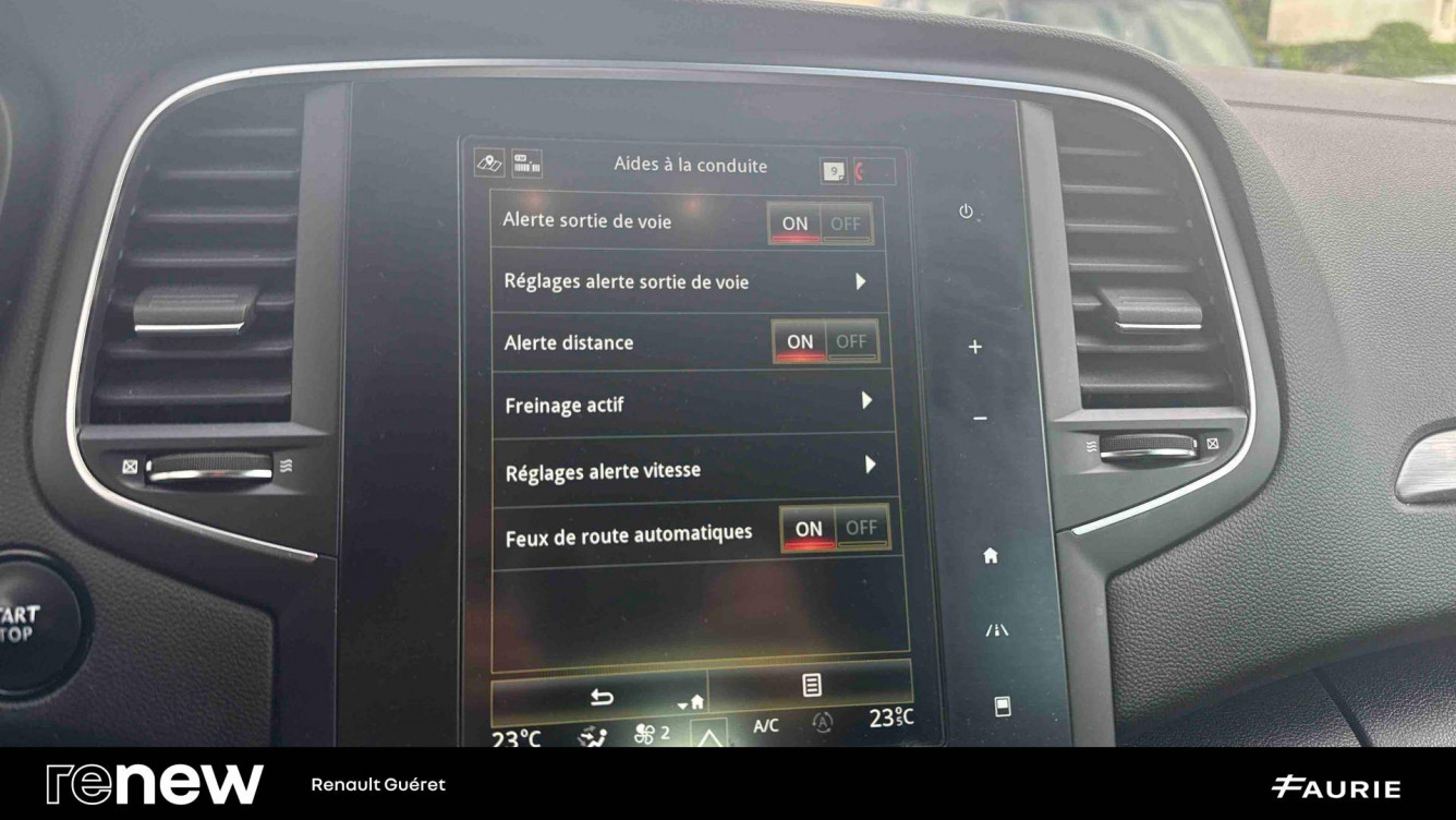 Acheter Renault Megane 4 Mégane IV Berline Blue dCi 115 EDC Intens 5p occasion dans les concessions du Groupe Faurie