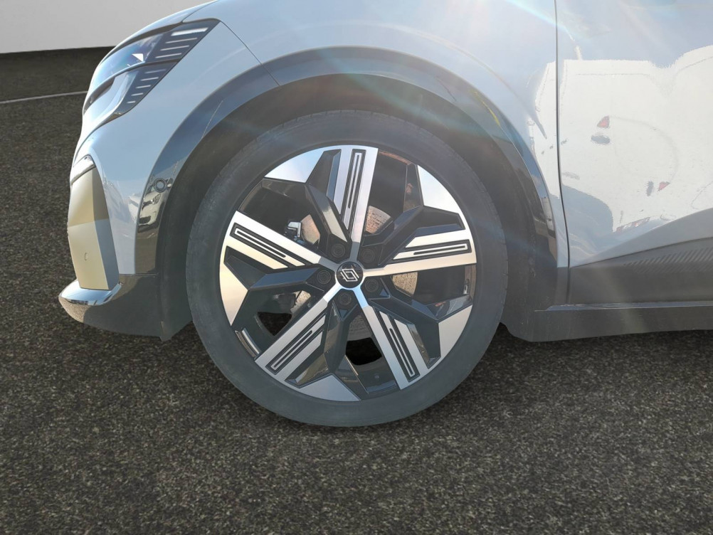Acheter Renault Megane E-Tech Megane E-Tech EV60 220 ch super charge Iconic 5p occasion dans les concessions du Groupe Faurie