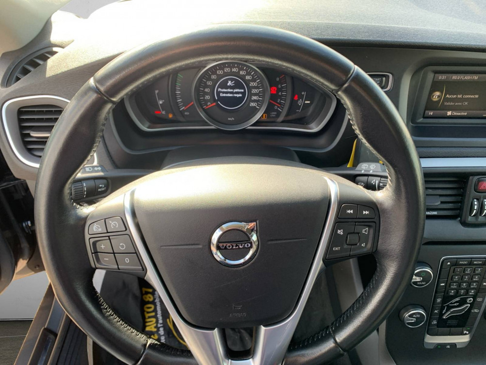 Acheter Volvo V40 V40 T3 152 Momentum 5p occasion dans les concessions du Groupe Faurie