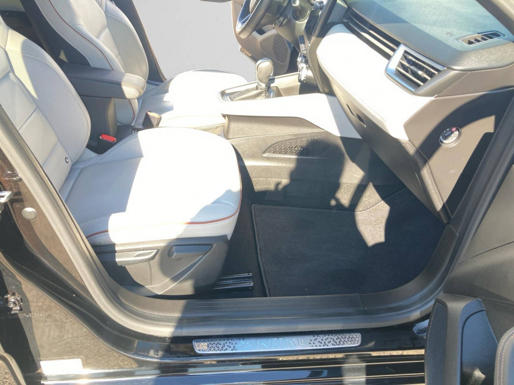 Acheter Renault Clio 5 Clio E-Tech 140 - 21N Initiale Paris 5p occasion dans les concessions du Groupe Faurie