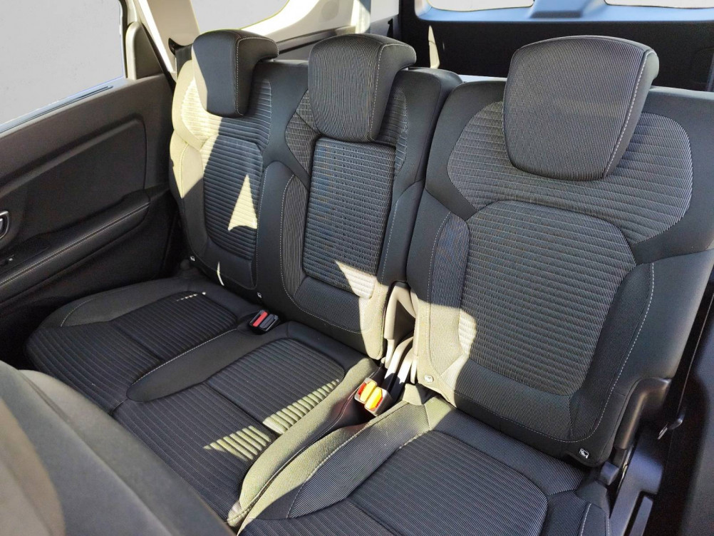Acheter Renault Grand Scenic 4 Grand Scénic dCi 130 Energy Business 7 pl 5p occasion dans les concessions du Groupe Faurie