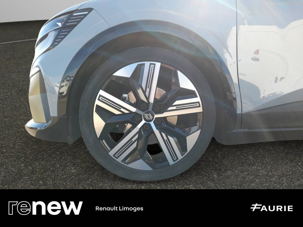 Acheter Renault Megane E-Tech Megane E-Tech EV60 220 ch super charge Iconic 5p occasion dans les concessions du Groupe Faurie