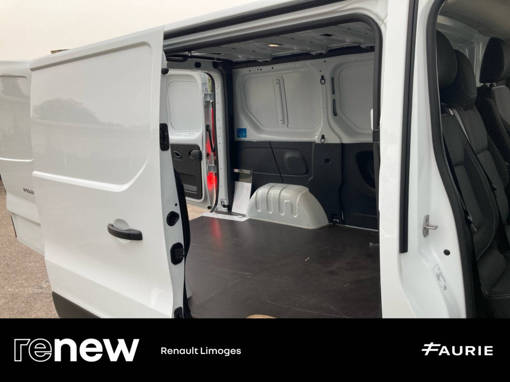 Acheter Renault Trafic 3 TRAFIC FGN L1H1 3000 KG BLUE DCI 150 EDC GRAND CONFORT 4p occasion dans les concessions du Groupe Faurie