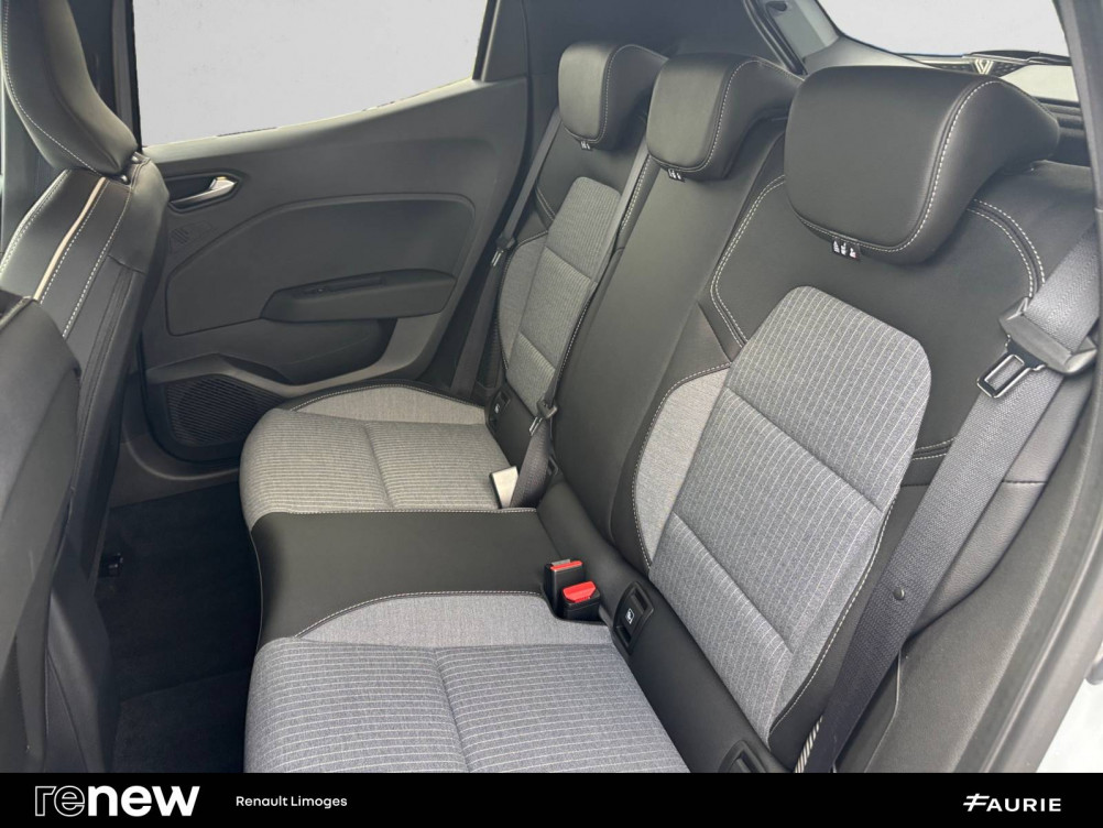 Acheter Renault Clio 5 Clio E-Tech full hybrid 145 ch GSR2 Techno 5p occasion dans les concessions du Groupe Faurie
