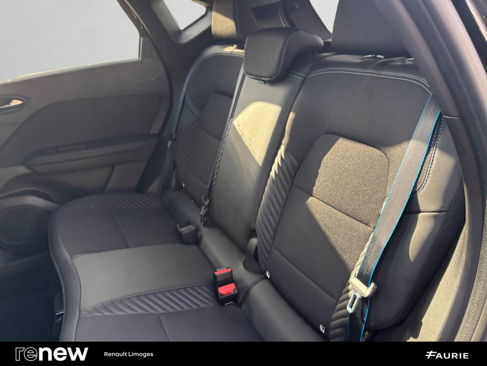 Acheter Renault Captur 2 Captur E-Tech full hybrid 145 ch esprit Alpine 5p occasion dans les concessions du Groupe Faurie