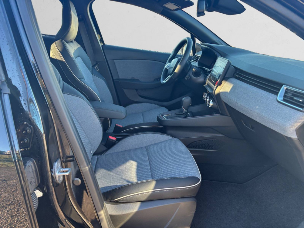 Acheter Renault Clio 5 Clio E-Tech full hybrid 145 ch GSR2 Techno 5p neuf dans les concessions du Groupe Faurie