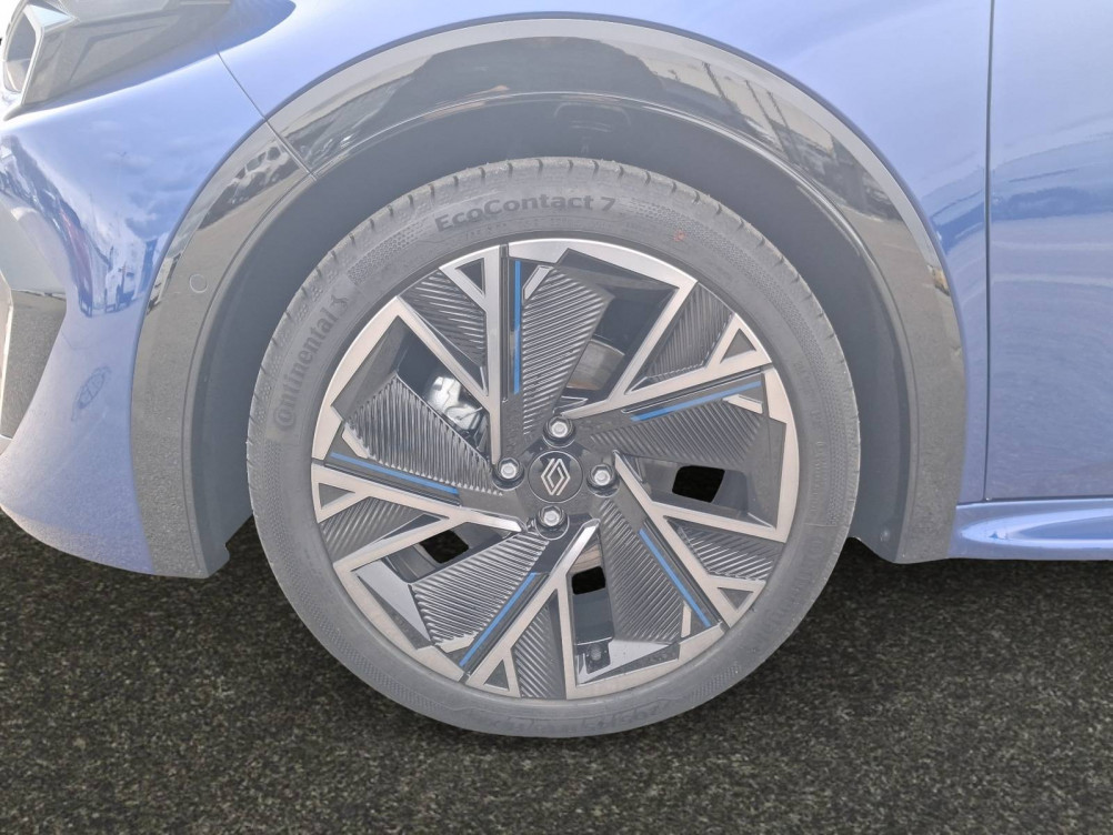 Acheter Renault Clio 6 Clio E-Tech full hybrid 160 ch esprit Alpine 5p neuf dans les concessions du Groupe Faurie