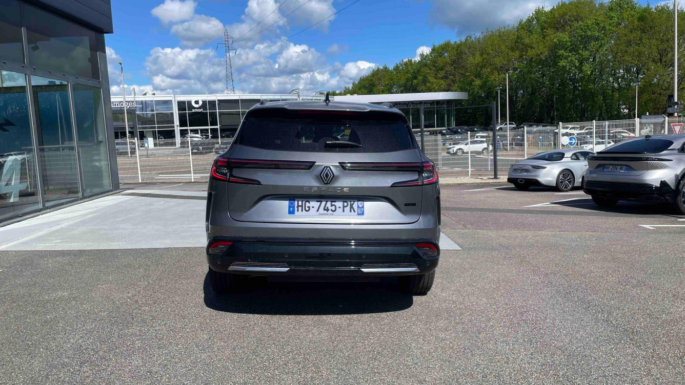 Acheter Renault Espace 6 Espace E-Tech full hybrid 200 GSR2 Iconic 5p neuf dans les concessions du Groupe Faurie