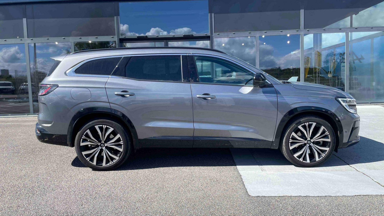 Acheter Renault Espace 6 Espace E-Tech full hybrid 200 GSR2 Iconic 5p neuf dans les concessions du Groupe Faurie