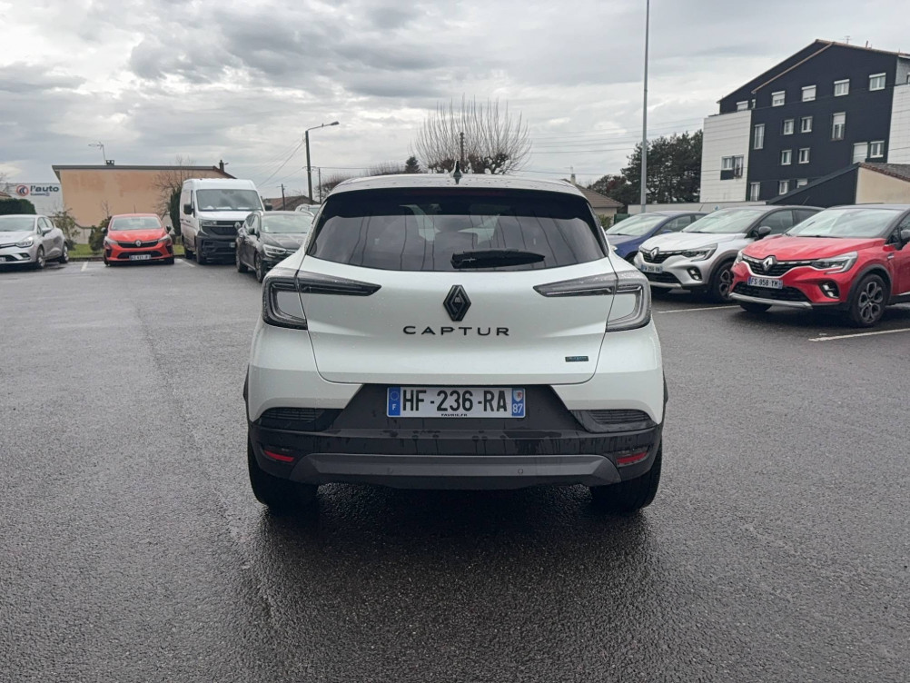 Acheter Renault Captur 2 Captur E-Tech full hybrid 160 ch esprit Alpine 5p neuf dans les concessions du Groupe Faurie