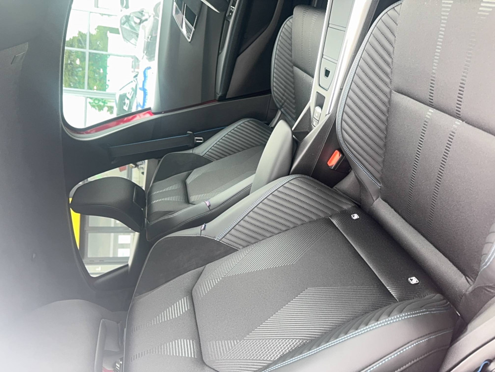 Acheter Renault Clio 6 Clio E-Tech full hybrid 160 ch esprit Alpine 5p neuf dans les concessions du Groupe Faurie