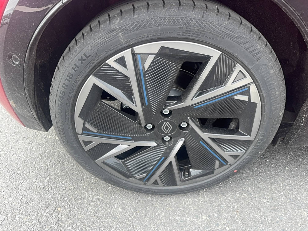 Acheter Renault Clio 6 Clio E-Tech full hybrid 160 ch esprit Alpine 5p neuf dans les concessions du Groupe Faurie