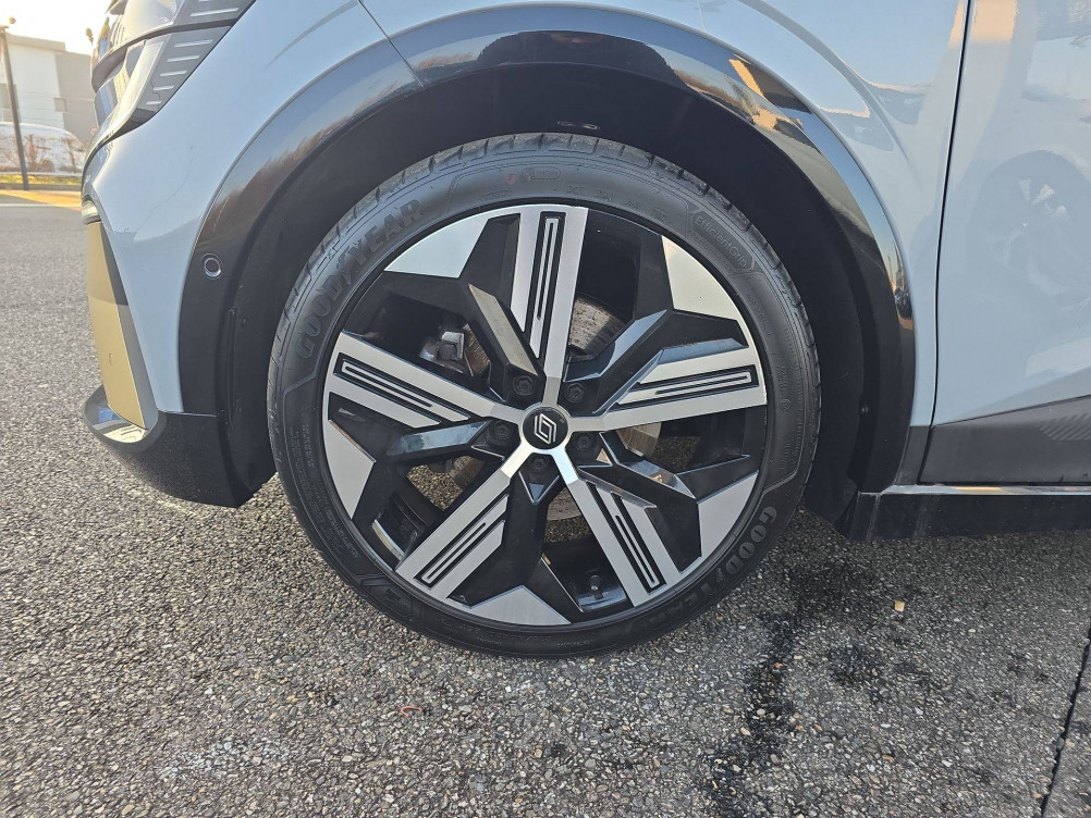 Acheter Renault Megane E-Tech Megane E-Tech EV60 220 ch super charge Iconic 5p occasion dans les concessions du Groupe Faurie