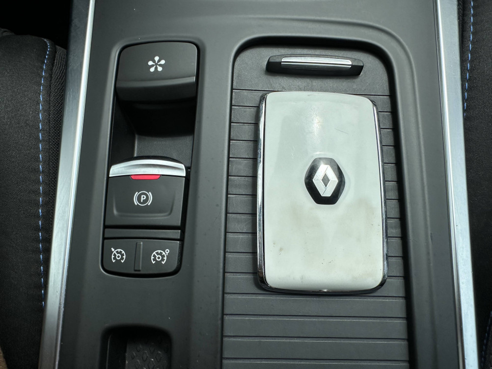 Acheter Renault Megane 4 Mégane IV Berline TCe 130 Energy EDC Intens 5p occasion dans les concessions du Groupe Faurie