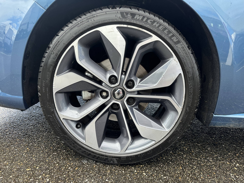 Acheter Renault Megane 4 Mégane IV Berline TCe 130 Energy EDC Intens 5p occasion dans les concessions du Groupe Faurie
