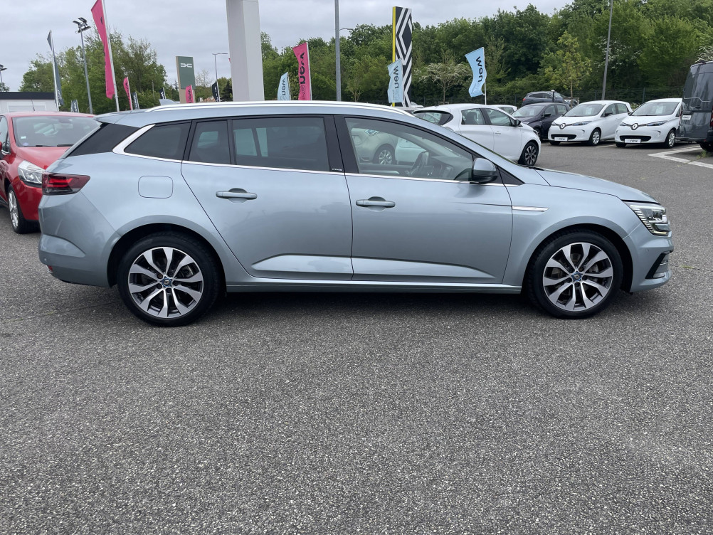 Acheter Renault Megane 4 Mégane IV Estate E-TECH Plug-In Hybride 160 Intens 5p occasion dans les concessions du Groupe Faurie
