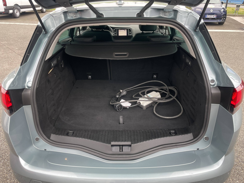 Acheter Renault Megane 4 Mégane IV Estate E-TECH Plug-In Hybride 160 Intens 5p occasion dans les concessions du Groupe Faurie