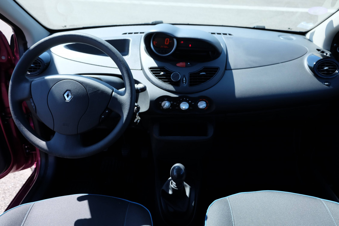 Acheter Renault Twingo 2 Twingo II 1.2 LEV 16v 75 eco2 Authentique Euro 5 3p occasion dans les concessions du Groupe Faurie
