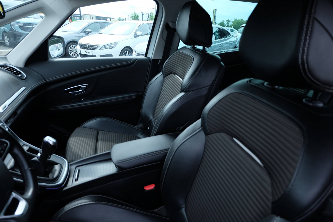 Acheter Renault Grand Scenic 4 Grand Scenic dCi 130 Energy Intens 5p occasion dans les concessions du Groupe Faurie