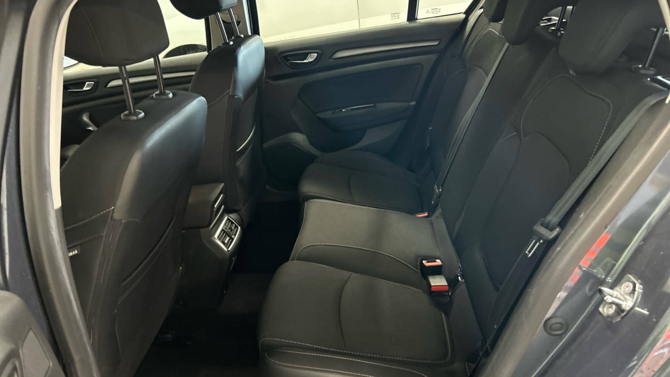 Acheter Renault Megane 4 Mégane IV Estate Blue dCi 115 Business 5p occasion dans les concessions du Groupe Faurie