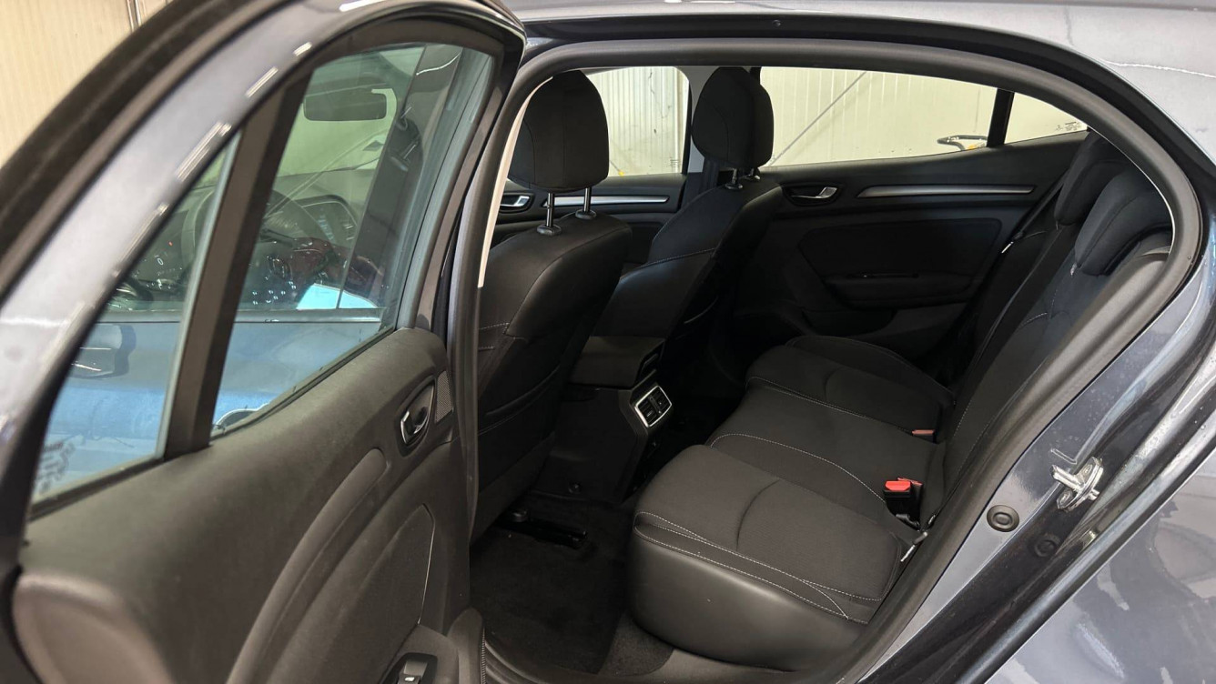 Acheter Renault Megane 4 Mégane IV Berline Blue dCi 115 EDC - 21N Business 5p occasion dans les concessions du Groupe Faurie