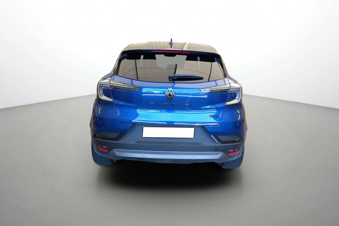 Acheter Renault Captur 2 Captur E-Tech full hybrid 145 ch esprit Alpine 5p occasion dans les concessions du Groupe Faurie
