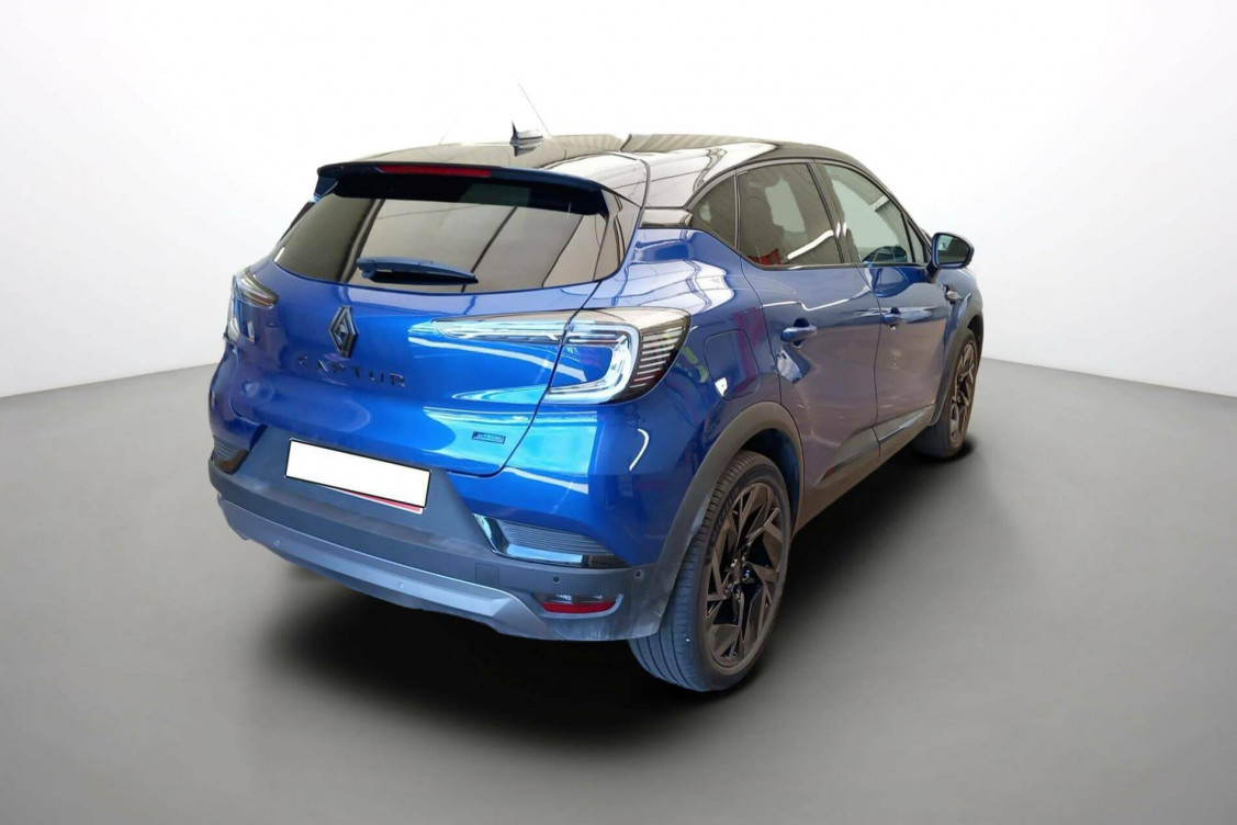 Acheter Renault Captur 2 Captur E-Tech full hybrid 145 ch esprit Alpine 5p occasion dans les concessions du Groupe Faurie
