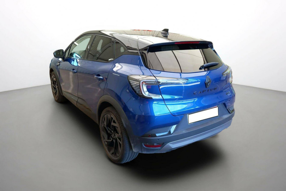 Acheter Renault Captur 2 Captur E-Tech full hybrid 145 ch esprit Alpine 5p occasion dans les concessions du Groupe Faurie