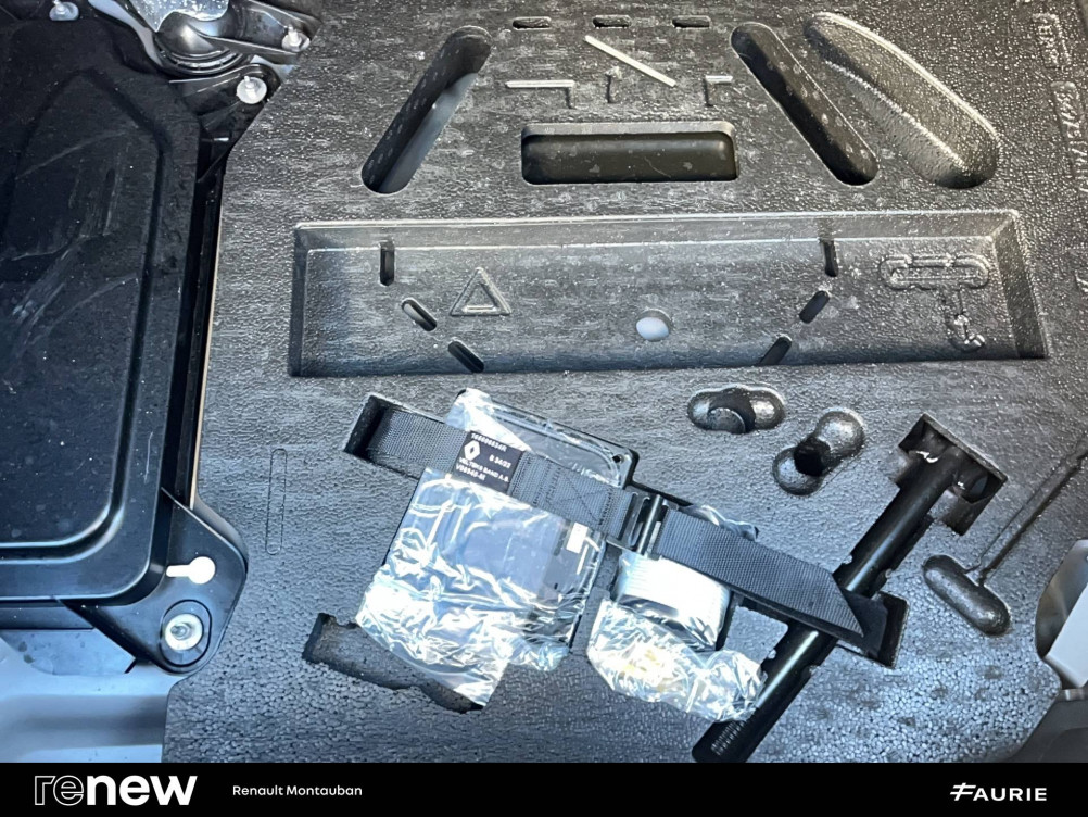 Acheter Renault Clio 5 Clio E-Tech full hybrid 145 Engineered 5p occasion dans les concessions du Groupe Faurie