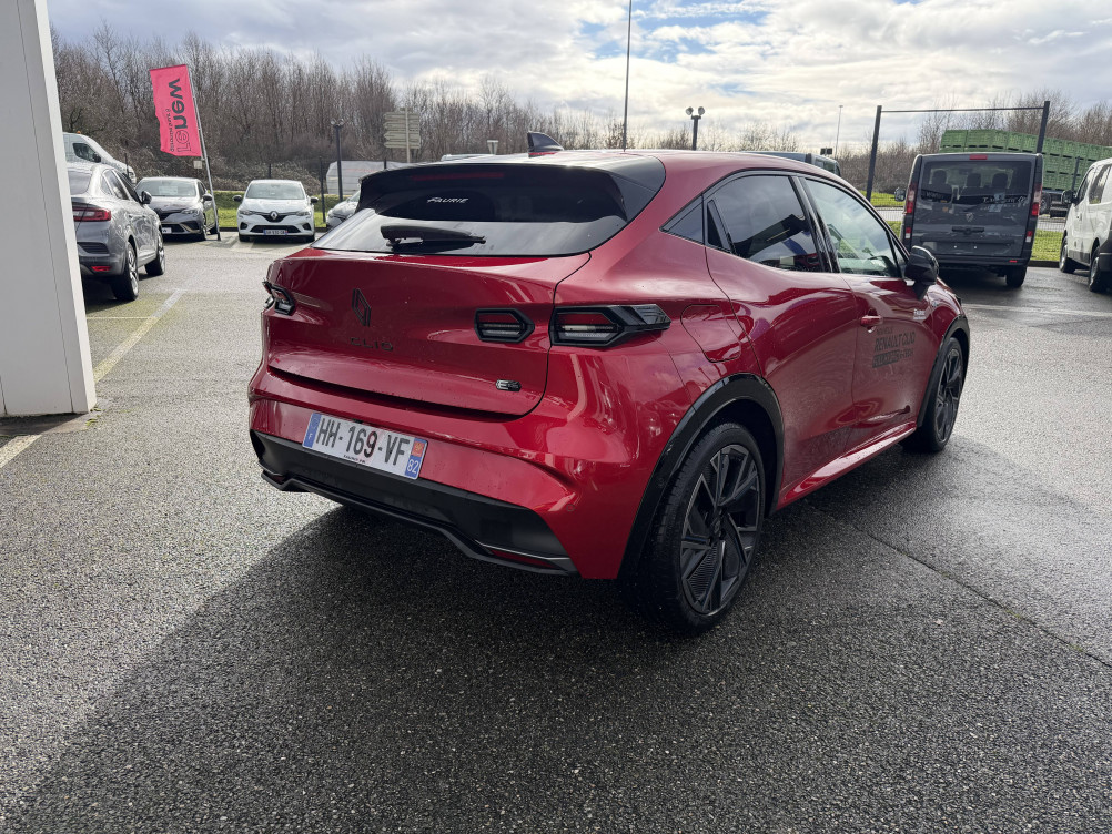 Acheter Renault Clio 6 Clio E-Tech full hybrid 160 ch esprit Alpine 5p neuf dans les concessions du Groupe Faurie